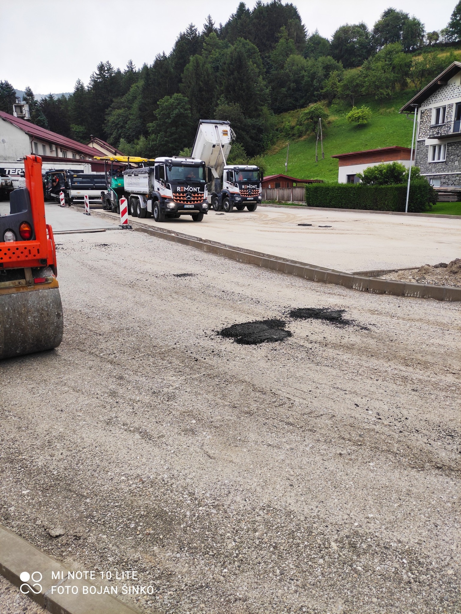Ta vikend bo zaradi asfaltiranja popolna zapora ceste med Mežico in Žerjavom