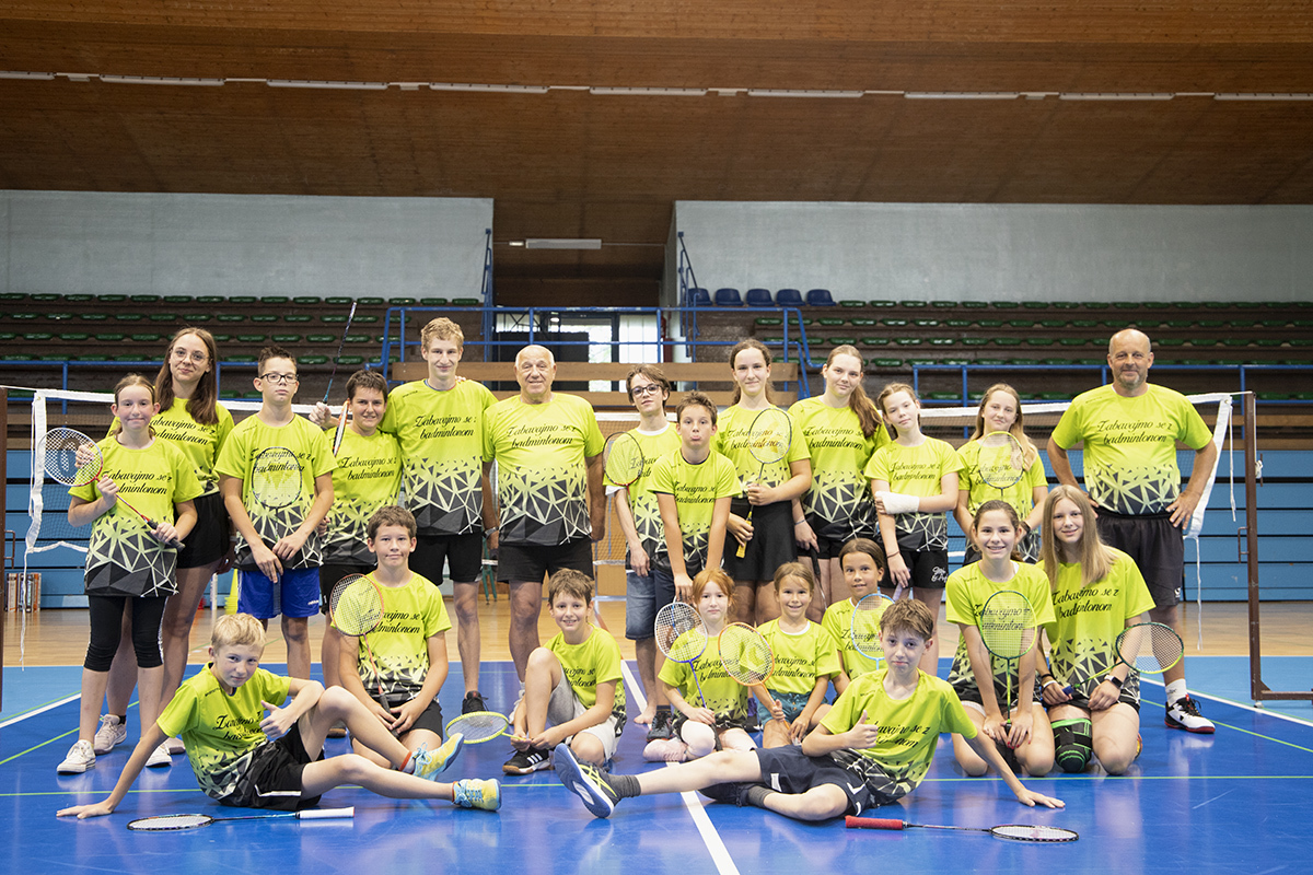 Že šesto leto zapored se otroci na Ravnah "Zabavajo z badmintonom" (FOTO)