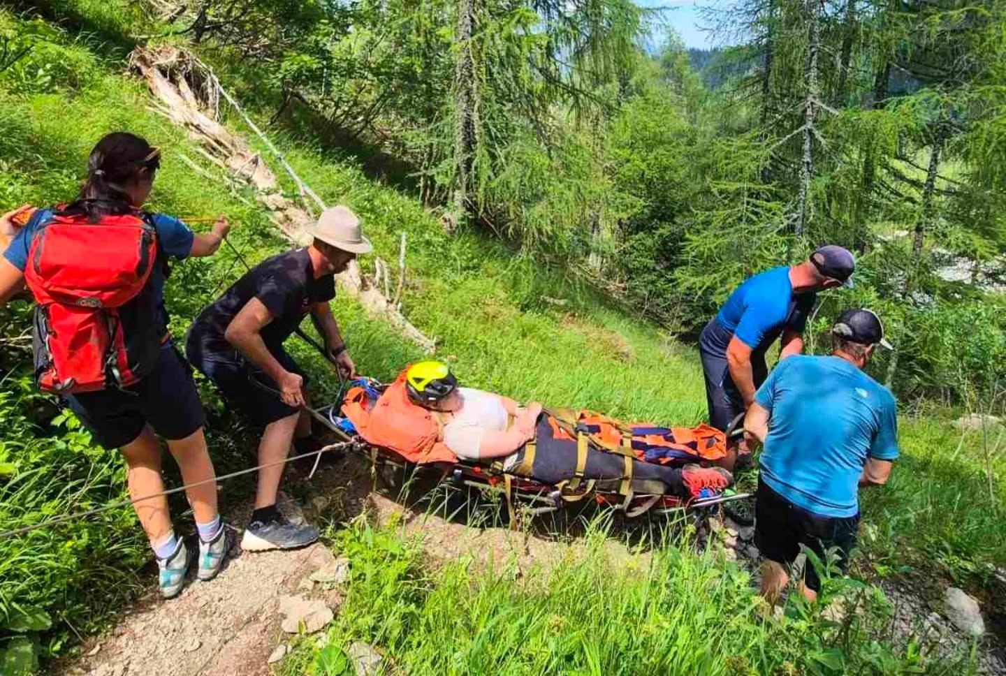 Gorski reševalci včeraj posredovali na Mali Raduhi zaradi poškodbe planinke (FOTO)
