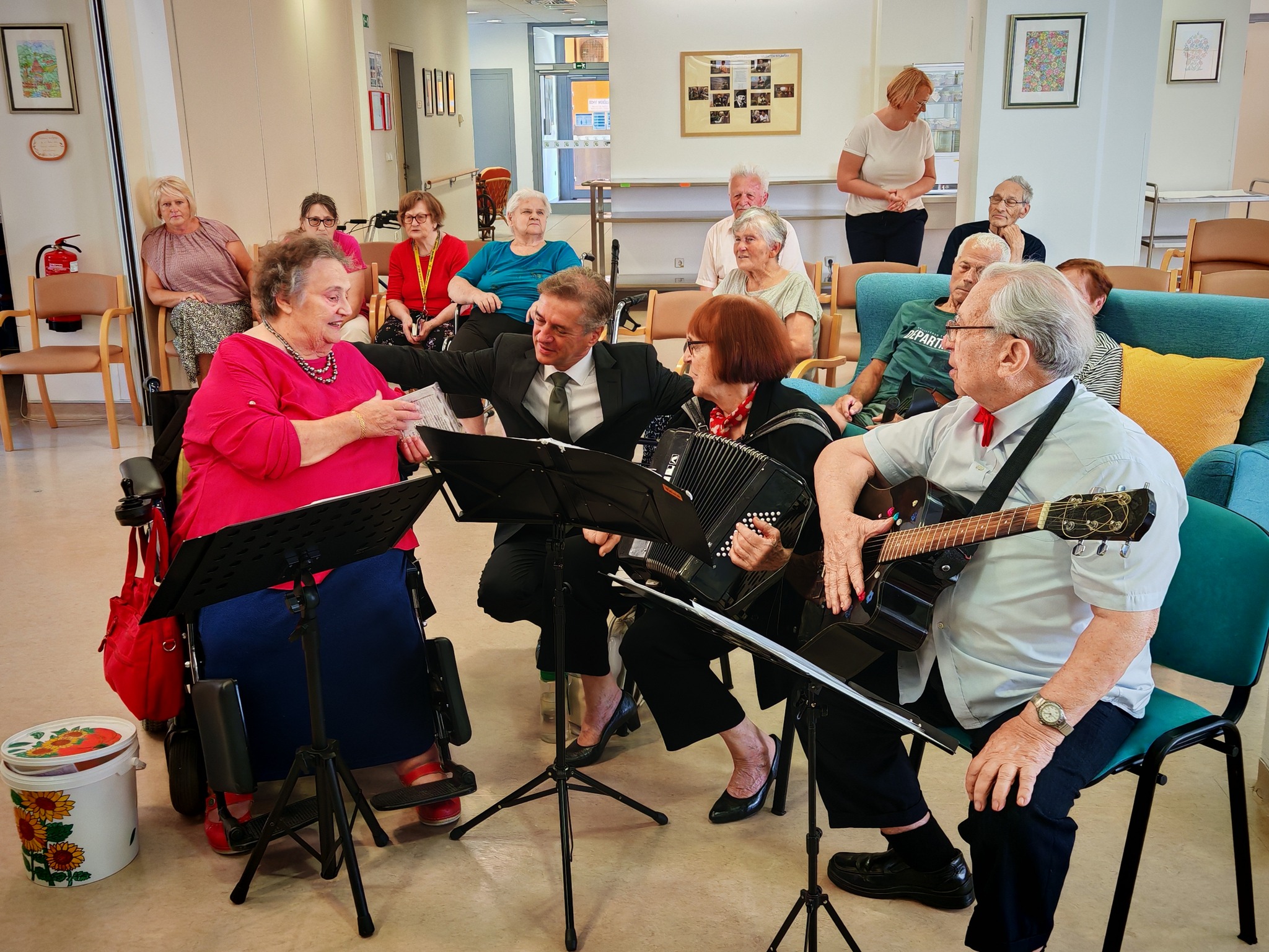 FOTO: Premier dr. Robert Golob se je mudil na delovnem obisku v Koroški regiji: Koroška je pripravljena na dolgotrajno oskrbo
