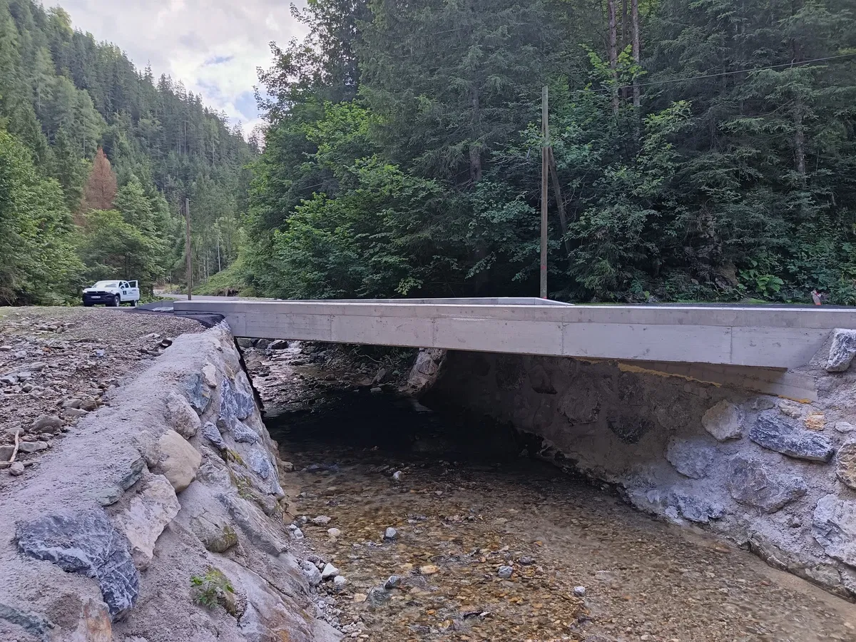 FOTO: Izgradnja dveh novih mostov Mala Črna – Prhanija za varnejši promet