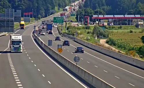 Štajerska avtocesta zaradi prometne nesreče zaprta pred počivališčem Tepanje proti Ljubljani
