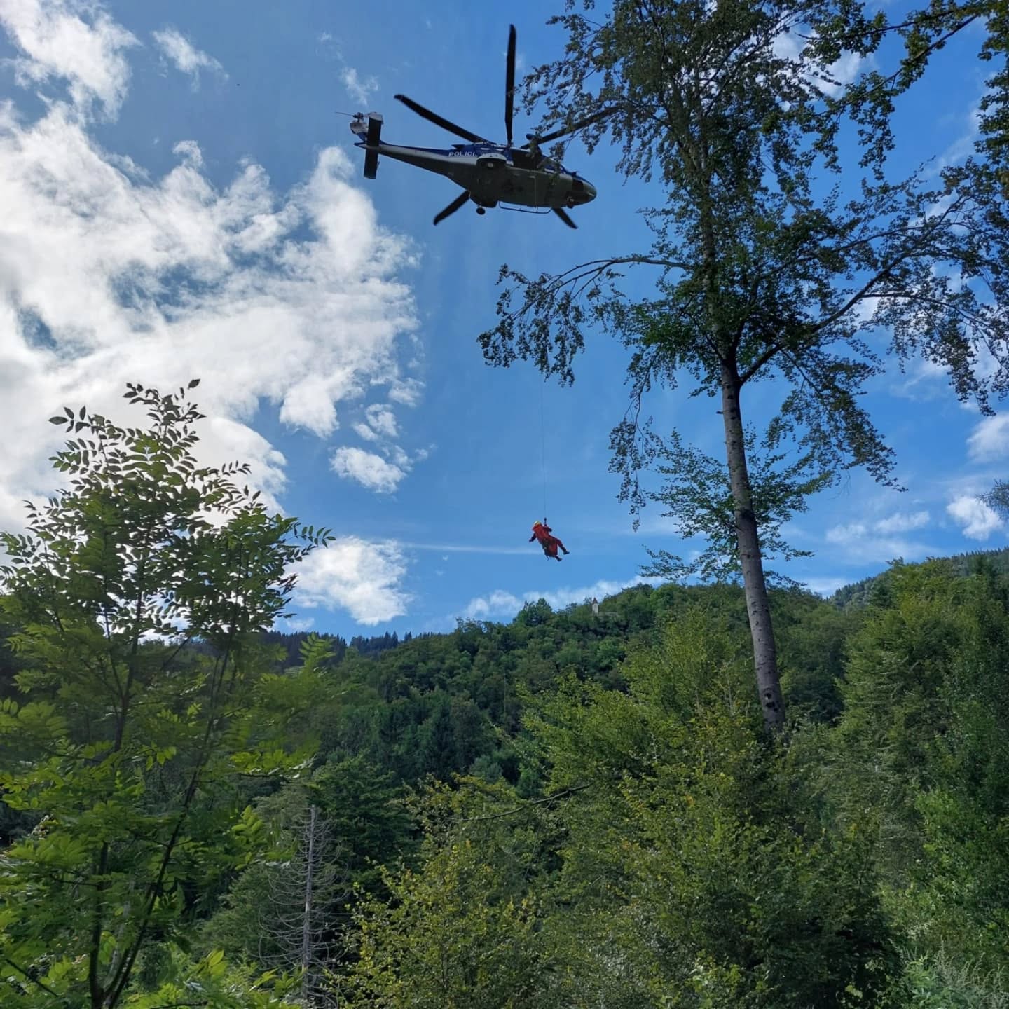 Gorski reševalci niso imeli mirnega vikenda, posredovali tudi na Koroškem