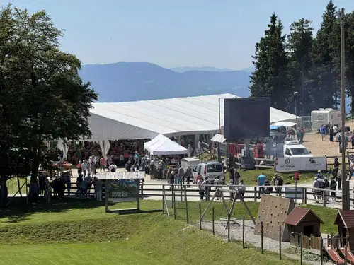(FOTO) Na Kopah so se že tradicionalno zbrali invalidi