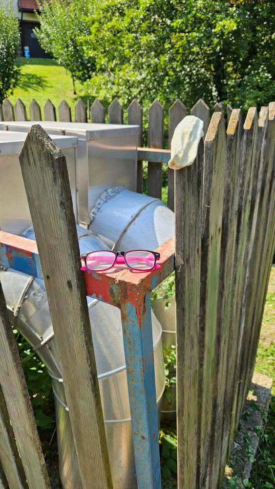 Na kolesarski poti ob Homšnici najdena očala