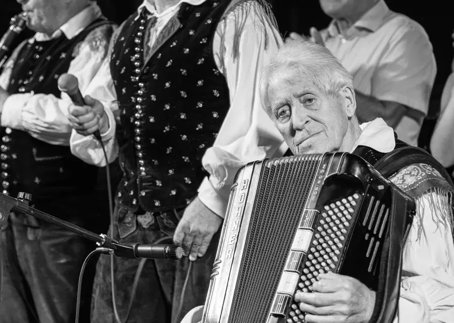 Franca Šegovca bodo na zadnjo pot glasbeniki pospremili v narodnih nošah