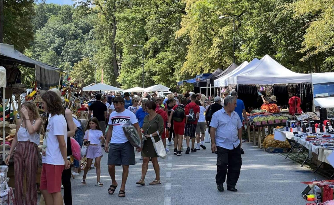 Na Ravnah bosta Avguštinov sejem in Kuh’na za vse okuse poskrbela za razvajanje brbončic in barantanje