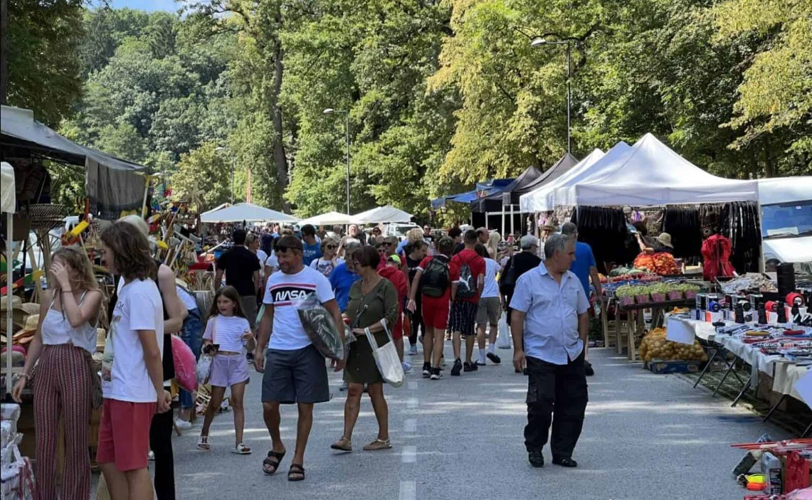 Na Ravnah bosta Avguštinov sejem in Kuh’na za vse okuse poskrbela za razvajanje brbončic in barantanje