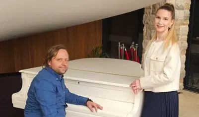 Poletje v mestu: Annia in pianist Marx bosta danes pričarala glasbeni večer v mestu