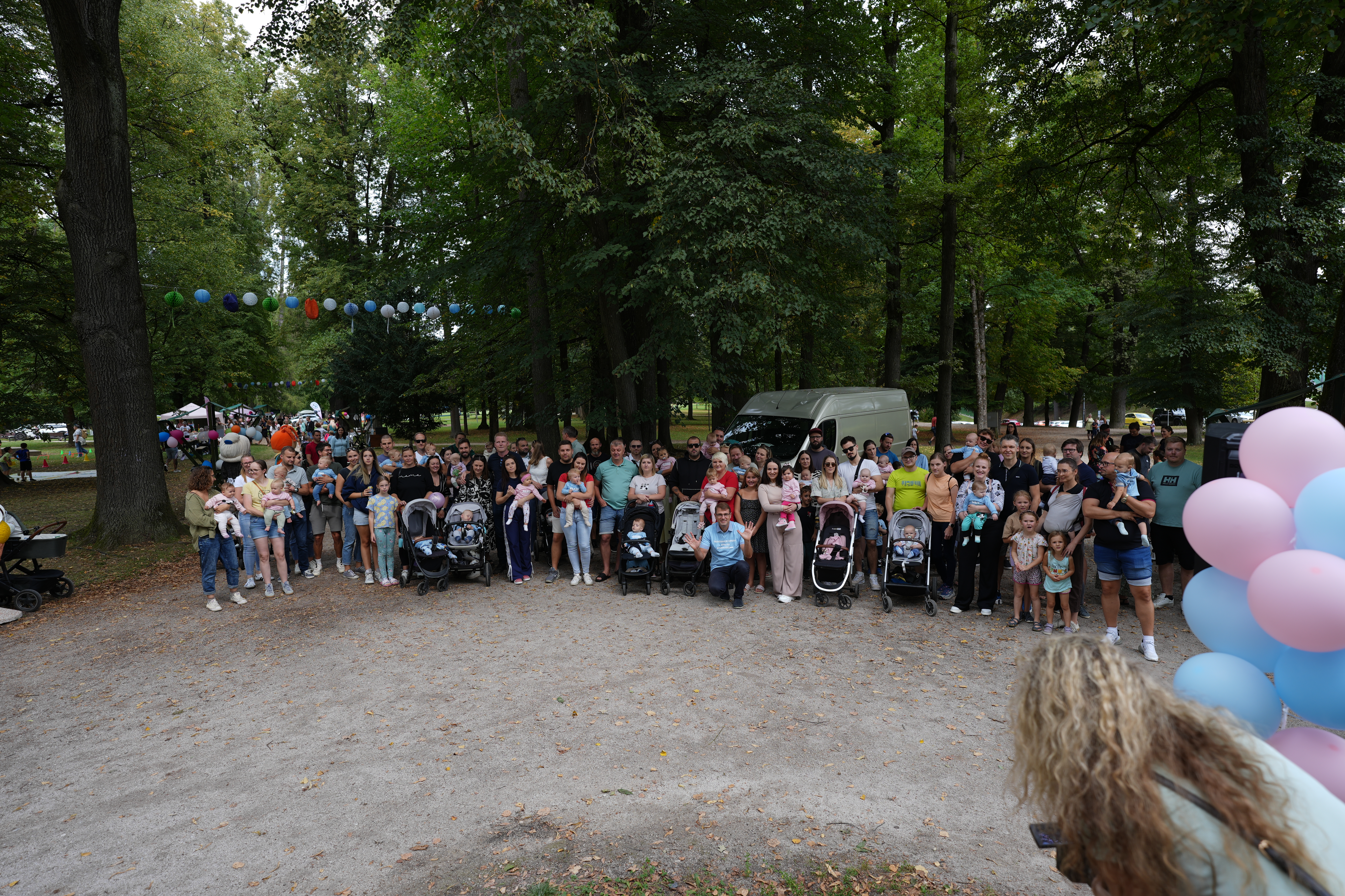FOTO: Na sprejemu novorojenčkov Občina Ravne na Koroškem prejela certifikat »Dojenju prijazna občina«