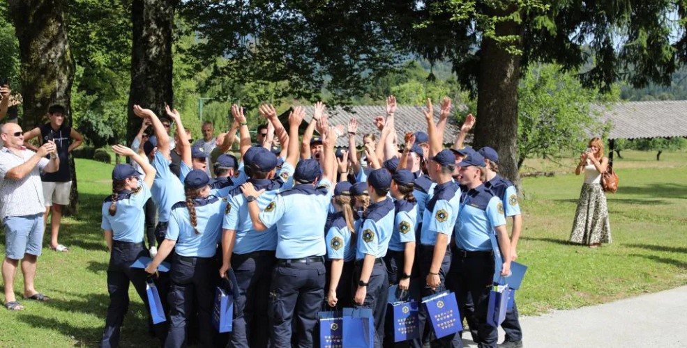 FOTO: Prvi policijski kamp "KamPo 2025" navdušil dijake