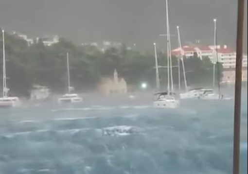 Zaradi neurja v Dalmaciji več pomorskih nesreč in odpoved Sinjske alke