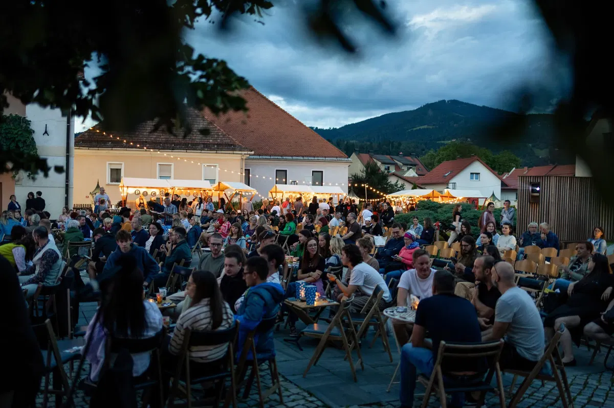 FOTO: Festival kratkih filmov SHOTS navdušuje v Slovenj Gradcu, danes zaključni filmski večer z razglasitvijo nagrad