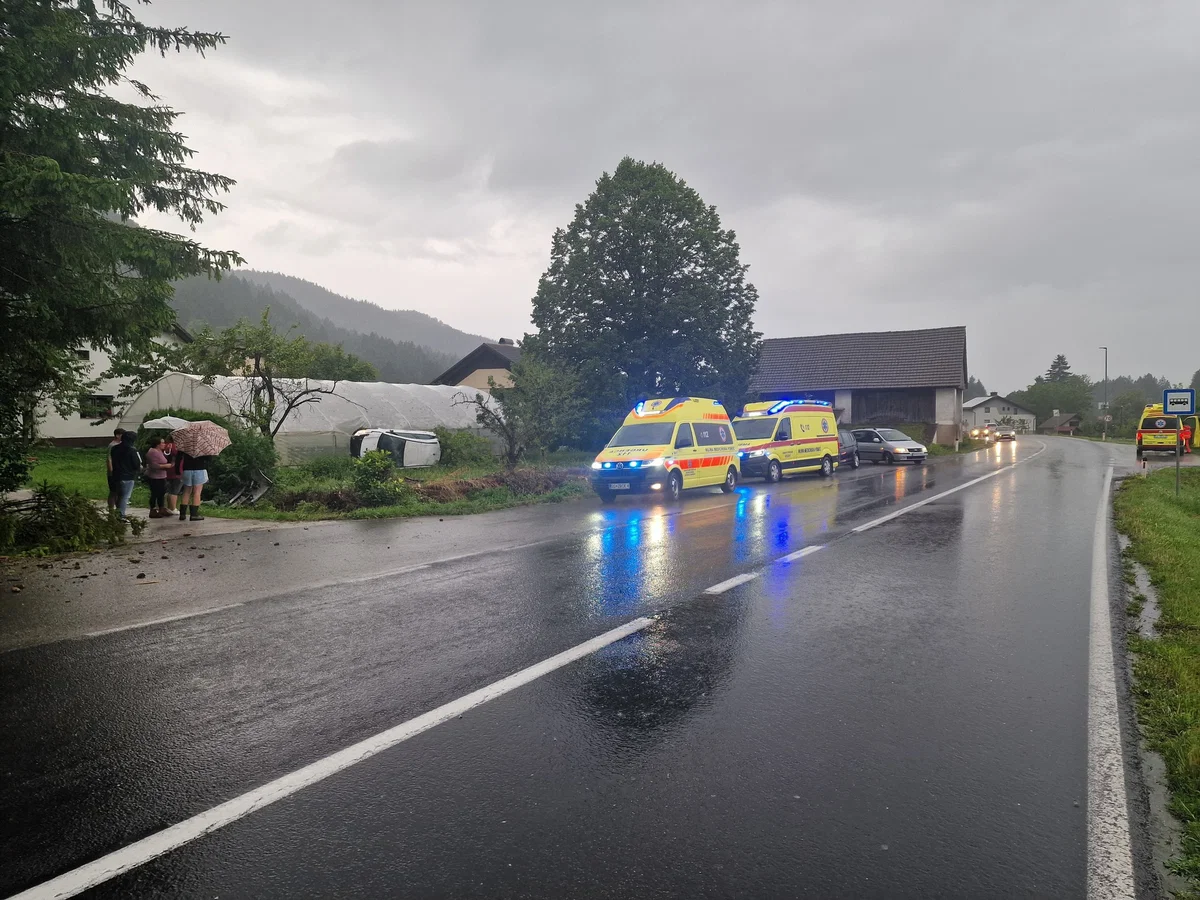 Na relaciji Slovenj Gradec - Mislinja se je pripetila prometna nesreča