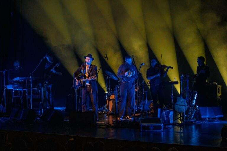 Martinov koncert: Vlado Kreslin &amp; Mali bogovi znova v Mežici