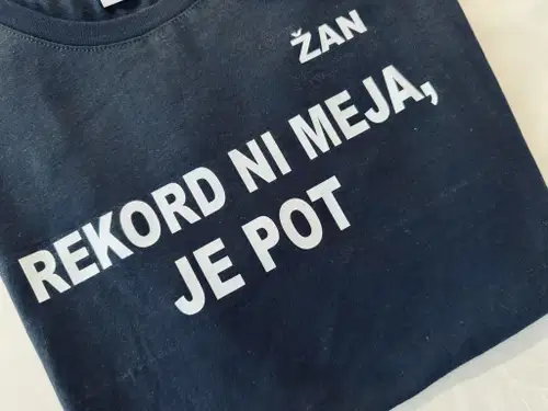 Priprave na Guinnesov rekord v izdelavi šopkov v polnem teku