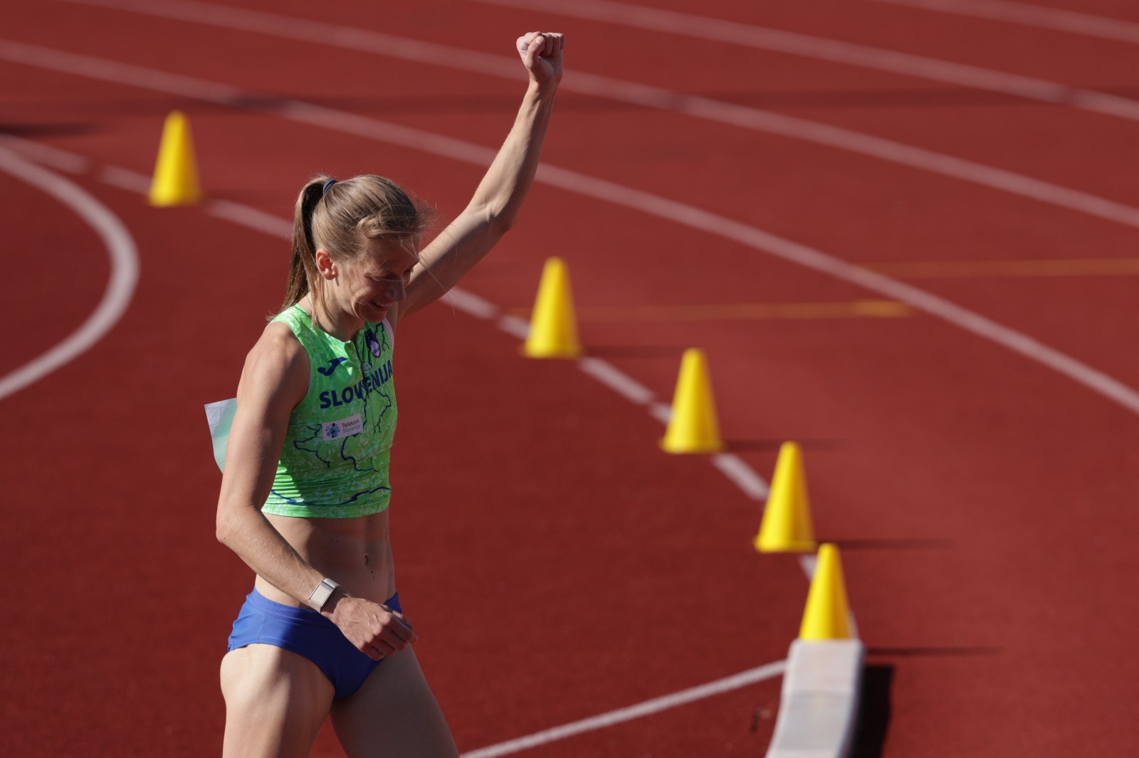 Tina Šutej osvojila bron v skoku s palico na SP v Tokiu