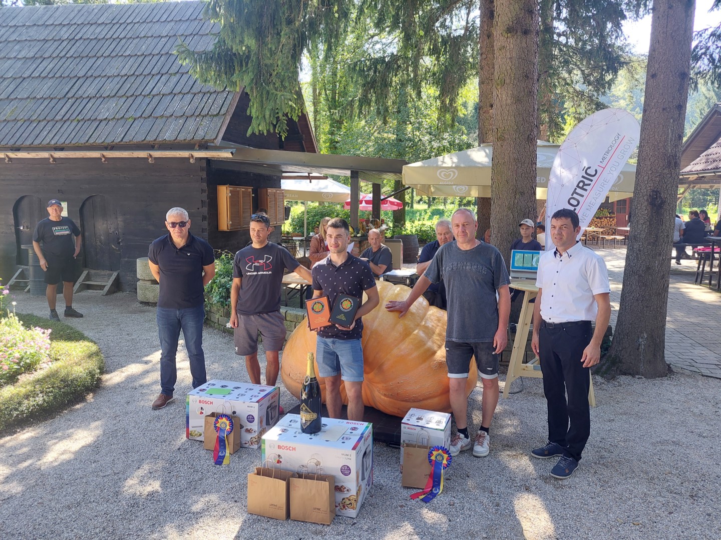 V Mozirskem gaju se je začela tradicionalna razstava buč velikank in jesenskega cvetja