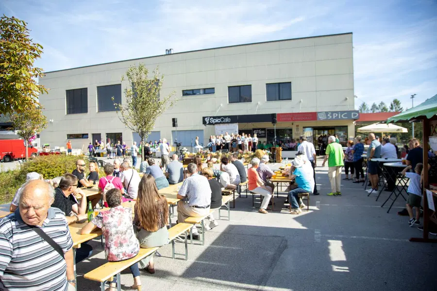 Zlata jesen ter 29. srečanje harmonikarjev diatonikov navdušila v Dravogradu (FOTO)