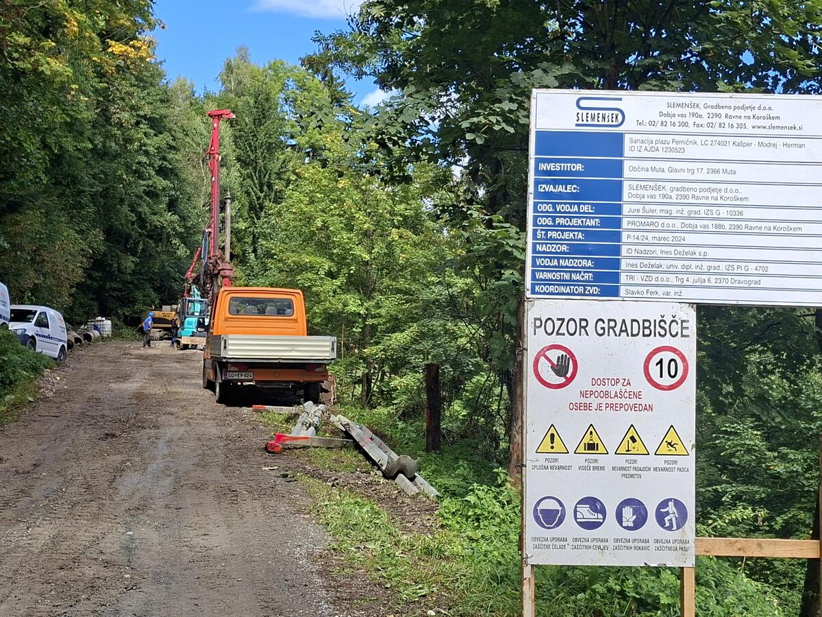 Na Muti pričeli s sanacijskimi deli na plazu Perničnik