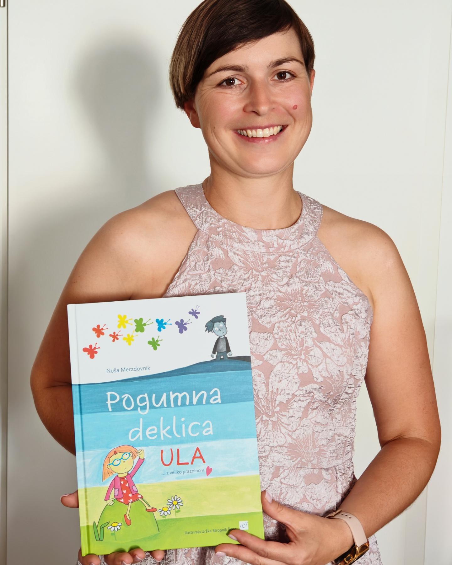 Nuša Merzdovnik bo v Dovžah predstavila srčno slikanico Pogumna deklica Ula