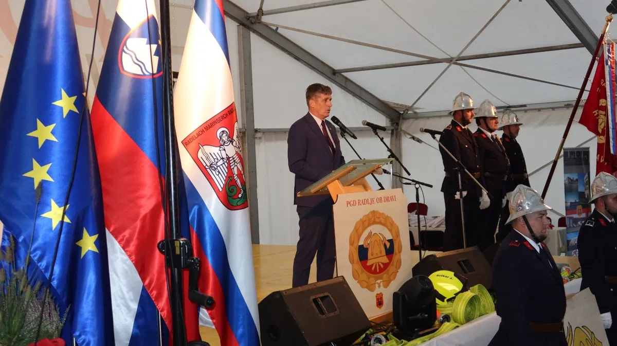 FOTO: PGD Radlje ob 150-letnici obiskal tudi minister mag. Borut Sajovic