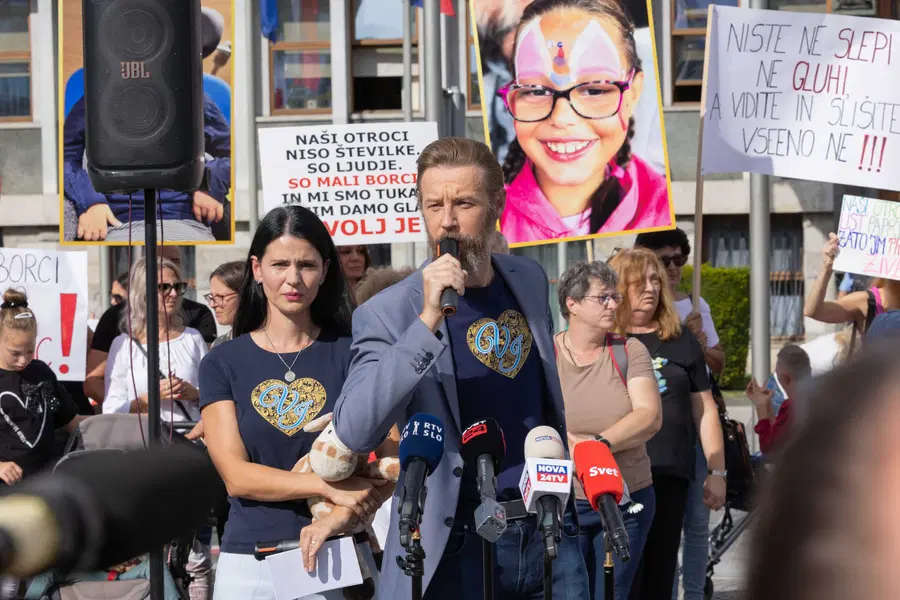 Mesec in Društvo Viljem Julijan za delovno skupino za iskanje sistemskih izboljšav