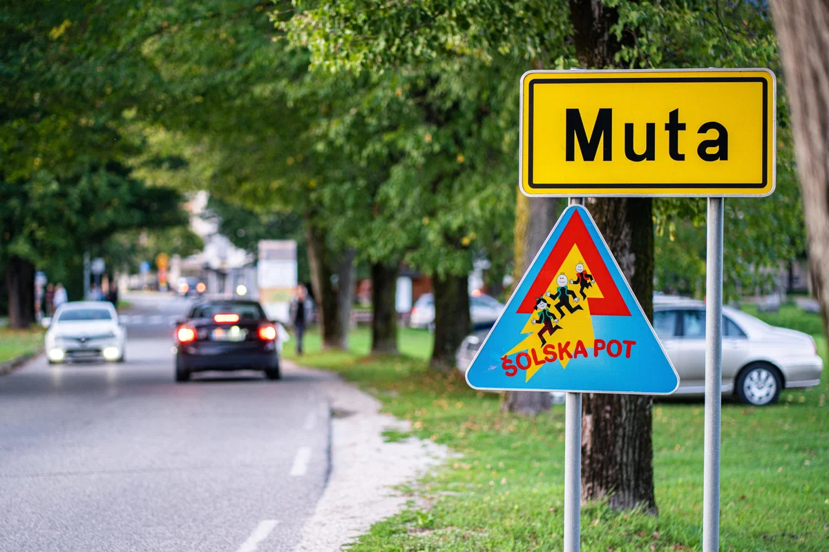 Na Muti z ukrepi izboljšujejo prometno varnost v šolskem okolišu