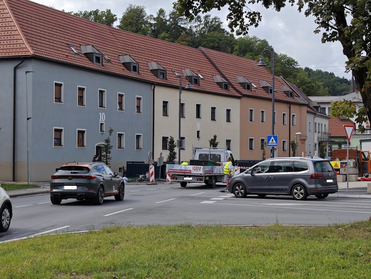 Zaradi del pri Tušu na Ravnah zastoji v vse smeri