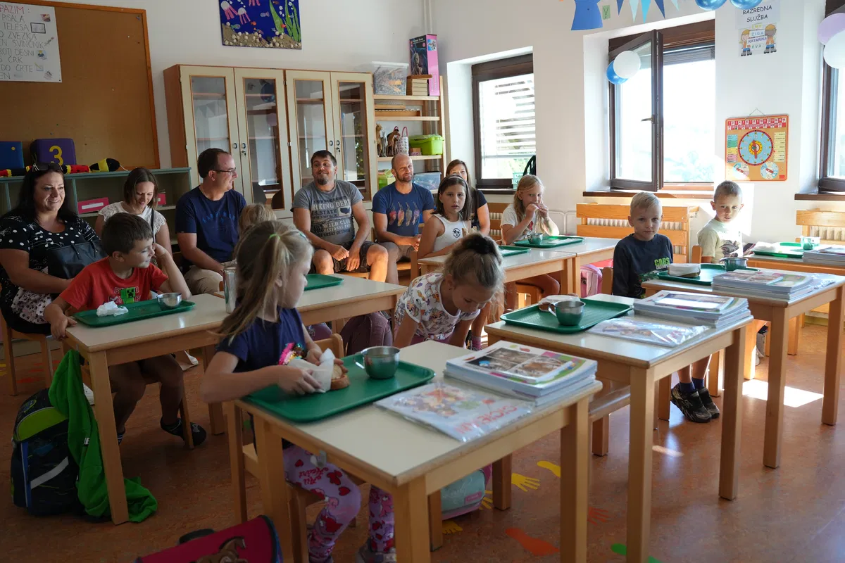 FOTO: Sprejem radovednih prvošolčkov na POŠ Razbor