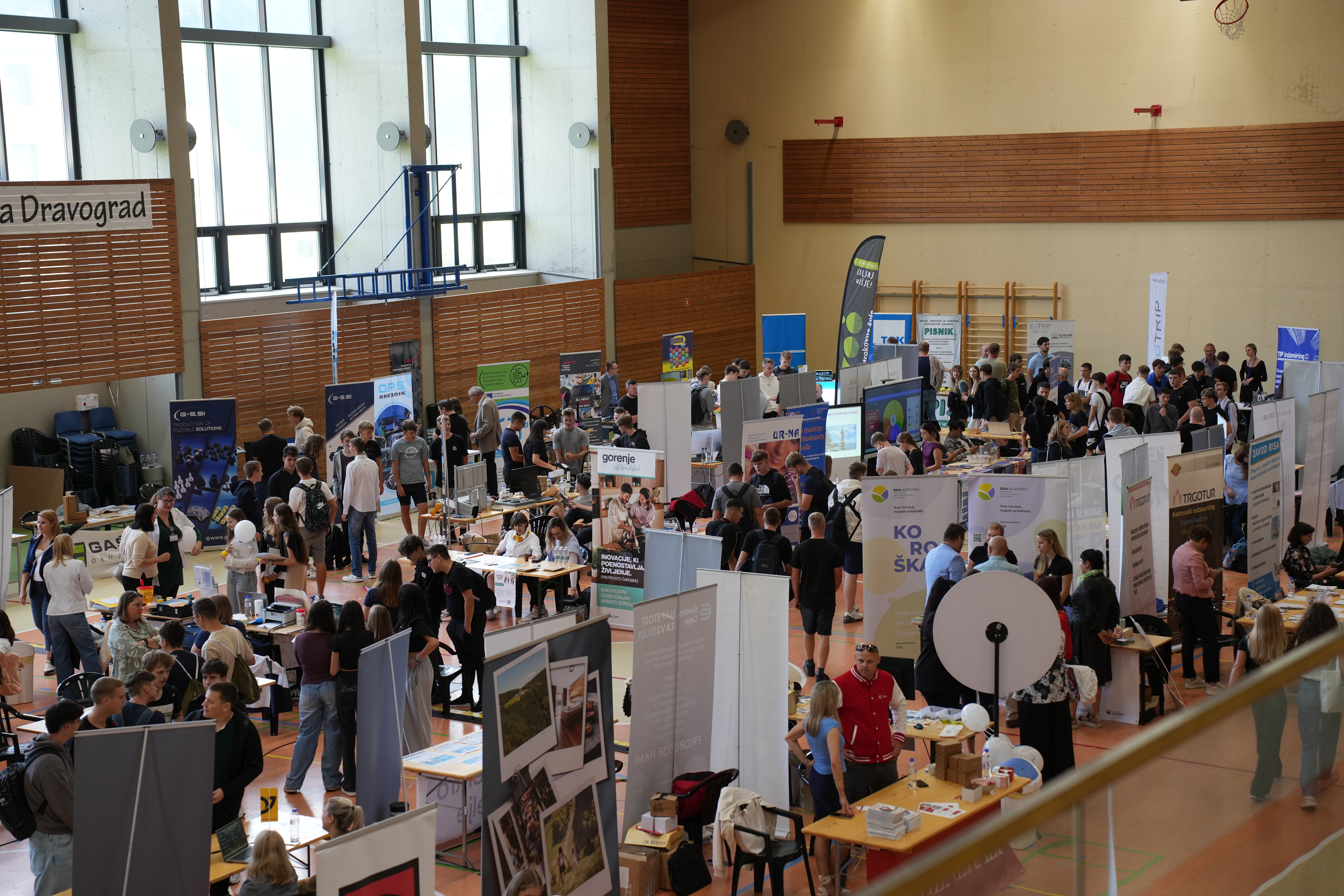 (VIDEO in FOTO): Koroški zaposlitveni in karierni sejem tudi letos izobražuje