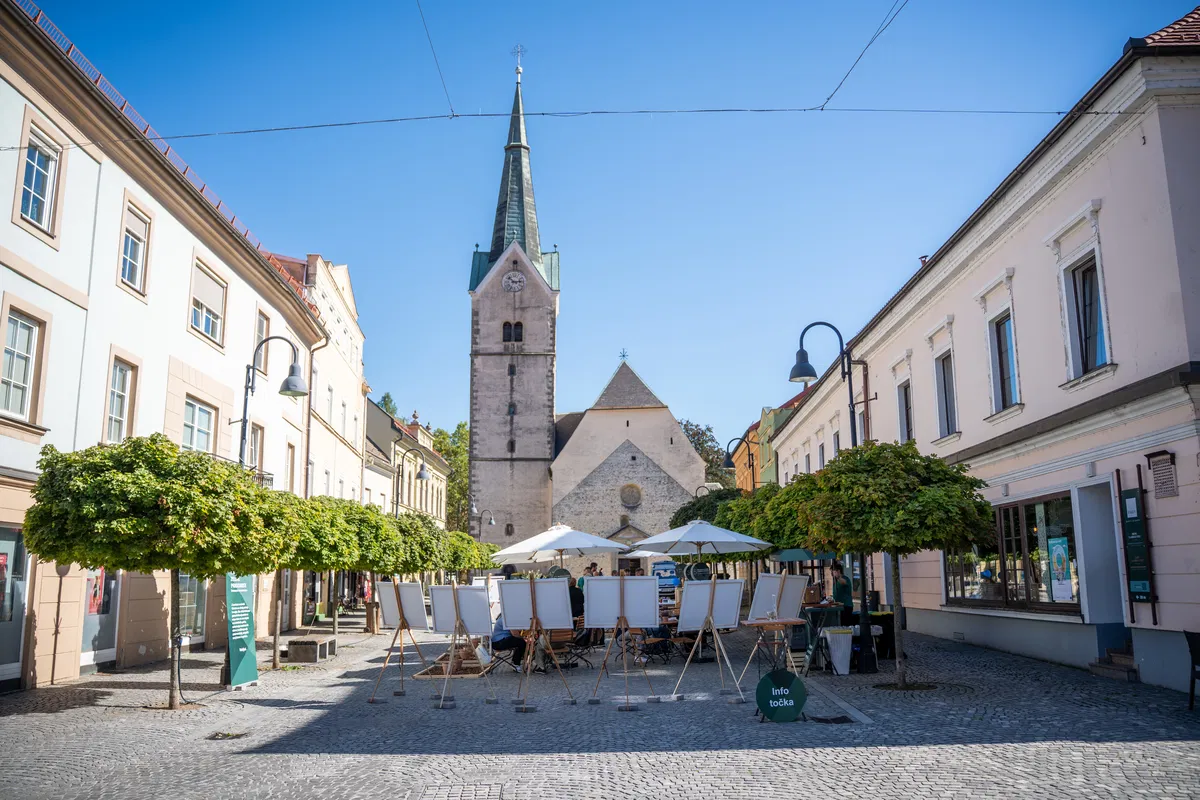 FOTO: Danes je v Slovenj Gradcu goste sprejemala Kavarna zelene prihodnosti