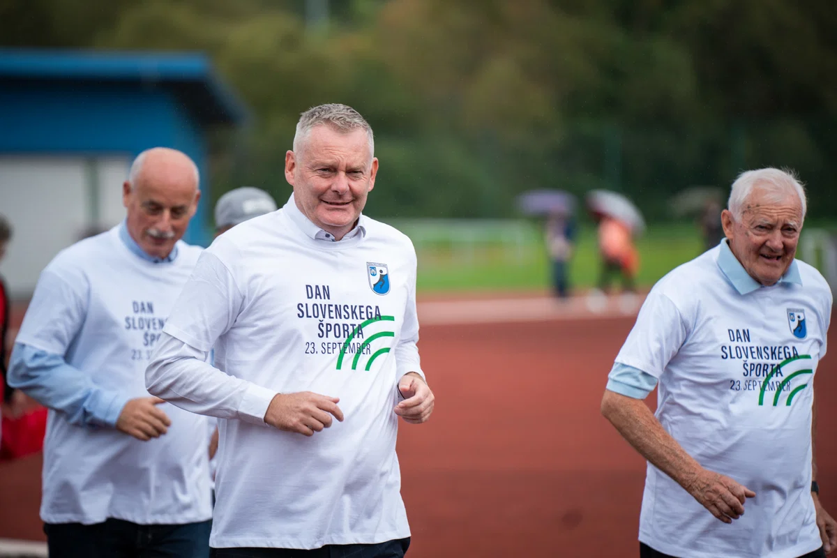 VIDEO in FOTO: V Slovenj Gradcu tudi župan ob Dnevu slovenskega športa aktivno začel dan