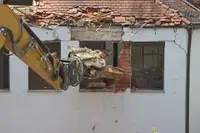 Obnova vseh v ujmi avgusta 2023 poškodovanih stanovanjskih objektov še ni zaključena 