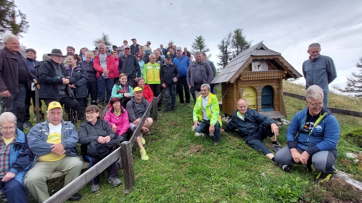 FOTO: Srečanje čebelarjev na Uršlji gori