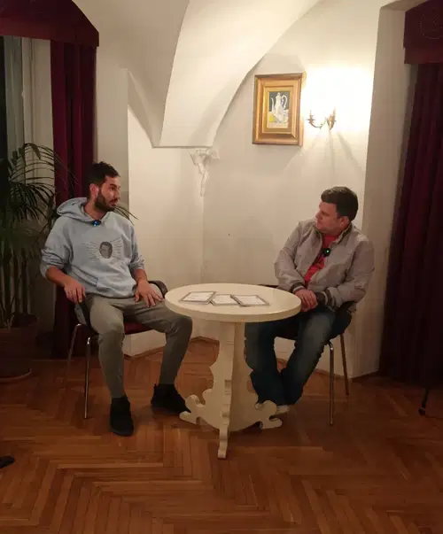 V Dvorcu Bukovje predstavili knjigo z naslovom 15m2 avtorja Dušana Jambrošiča