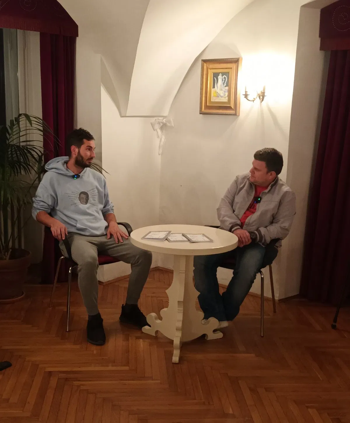 V Dvorcu Bukovje predstavili knjigo z naslovom 15m2 avtorja Dušana Jambrošiča