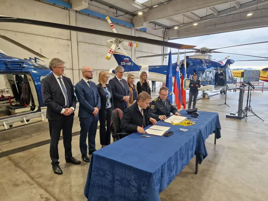 VIDEO: Policija podpisala pogodbo za nakup helikopterjev za izvajanje helikopterske nujne medicinske pomoči