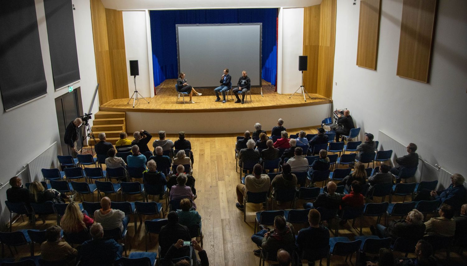 V Domu borcev v Šentjanžu še zadnjič na Koroškem predvajan vojno zgodovinski film Ostri vrh