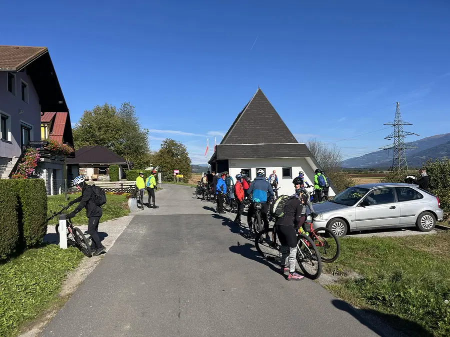 Kolesarji z obeh strani meje obeležili 105. obletnico koroškega plebistica