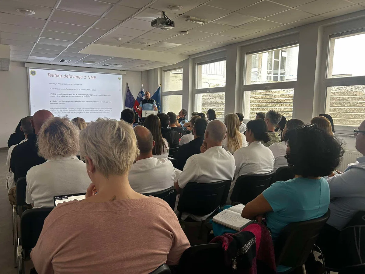 V SB Slovenj Gradec uspešno izvedli regijski posvet o sodelovanju NMP in policije