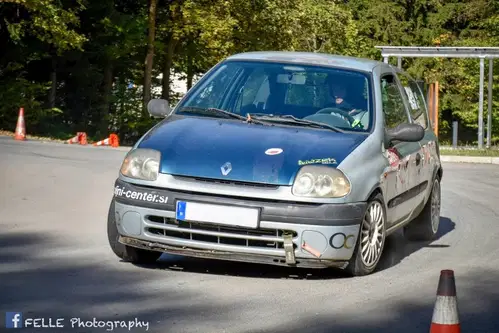Hitro med stožci, varno na cesti: O motošportu z Andrejem Ramšakom