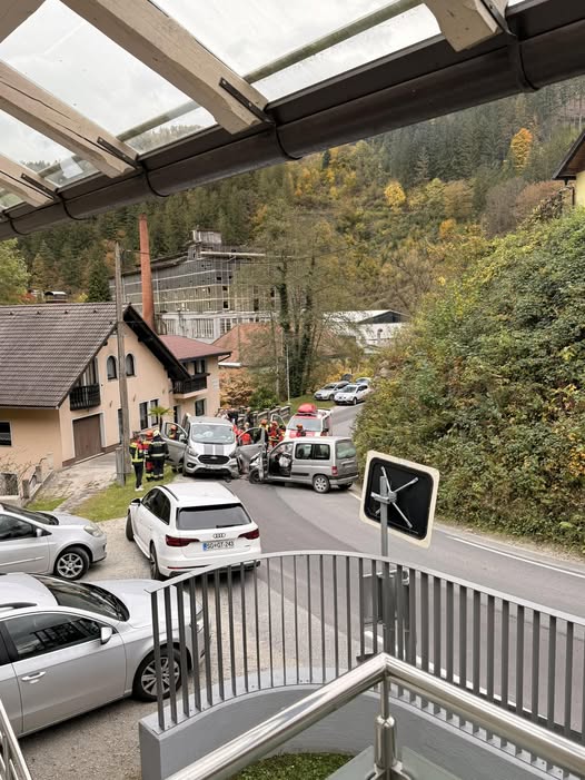 Previdno: Prišlo je do prometne nesreče na relaciji Podvelka-Ribnica na Pohorju