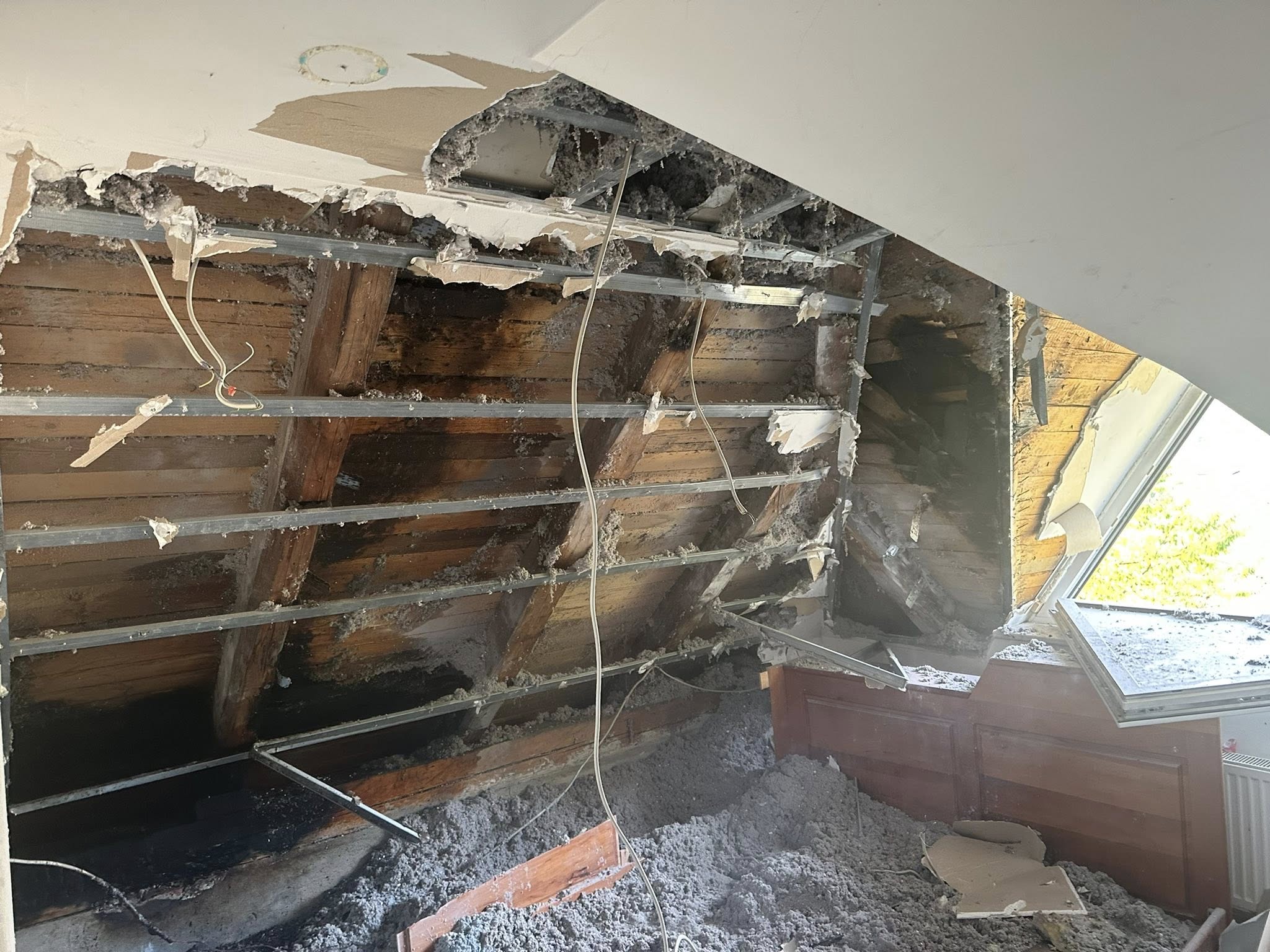 V požaru v naselju Ugasle peči ena oseba utrpela zastrupitev z dimom