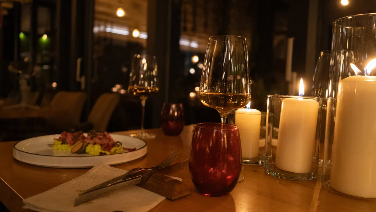 VIDEO: Finale Tedna restavracij v Hiši Ančka: Večer ob soju sveč in bakel