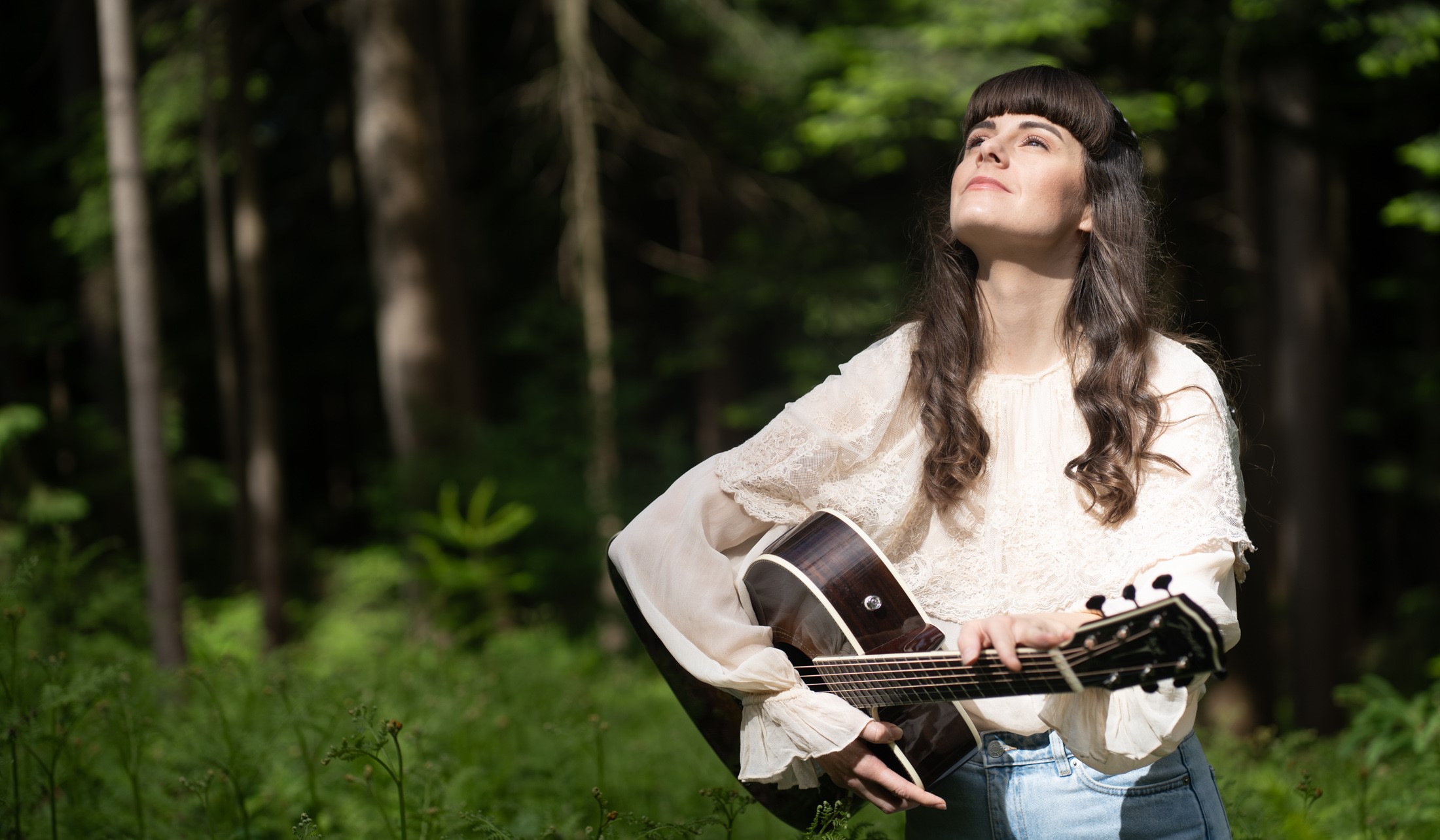 Ditka tik pred izidom albuma Fly Higher: “Vsaka pesem je del moje osebne poti”