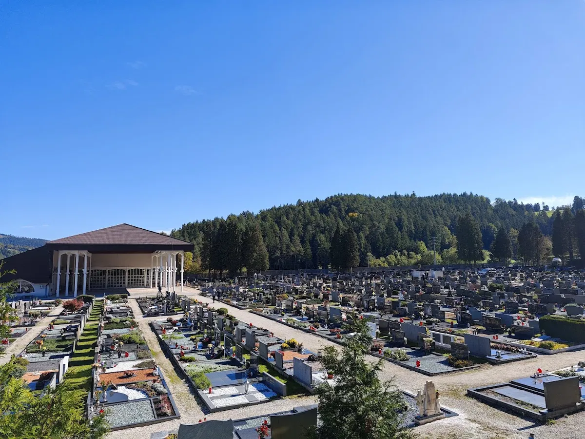 Na dan spomina na mrtve bodo številni obiskali grobove bližnjih