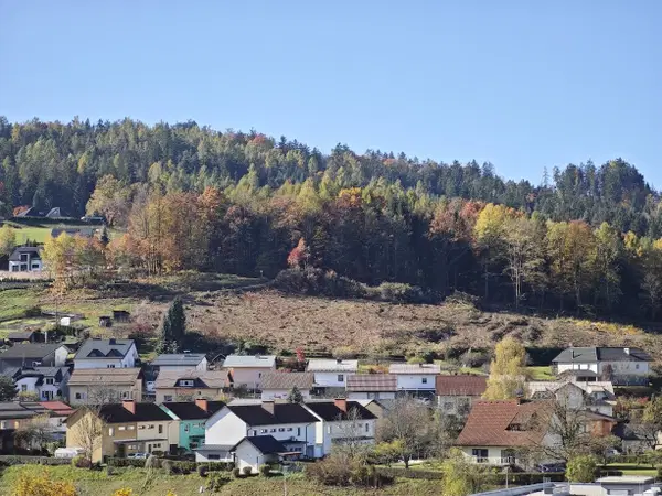 Občina Ravne prodala še eno parcelo v novem naselju Čečovje jug 