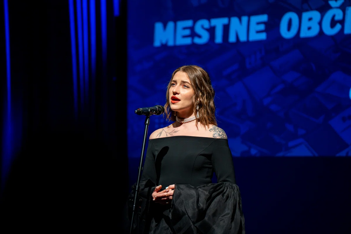 Januar na Ravnah v znamenju glasbe: Prihajata Maja Keuc in Elda Viler