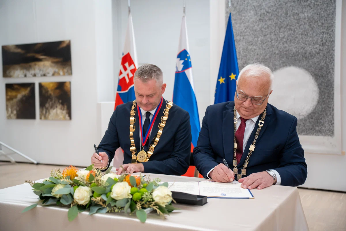 FOTO: S pobratenjem še več priložnosti za sodelovanje med Slovenj Gradcem in slovaškim Bardejevim